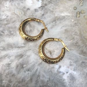 Vintage Unoaerre 18K Yellow Gold Hoop Earrings